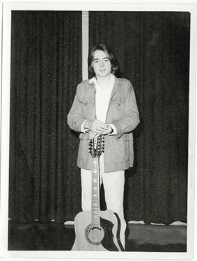Dave Keir with Eko Ranger 12, London, c. 1971
